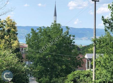 Sapanca Yenimahalle'de Göl Manzaralı Merkeze Yakın İmarlı Arsa