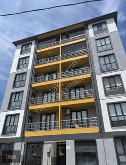 Çanakkale Ezine Merkezde 3+1 Ebeveyn Banyo 120m2