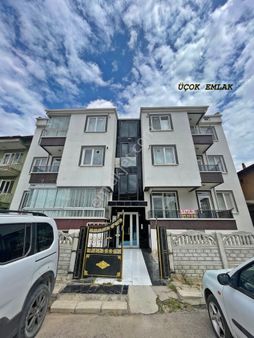 Afyon Üçok Emlaktan Eşrefpaşa Mah Satılık 2+1 Lüx 1 Kat Daire