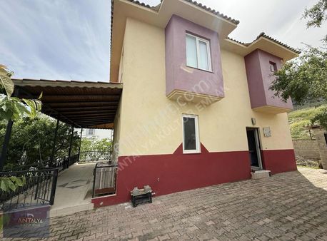 Bademağacında 575m2 Bahçe İçerisinde Doğa Manzaralı Villamız....