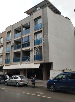 Davutlar Menderes Caddesinde Satılık 2+1 Daire