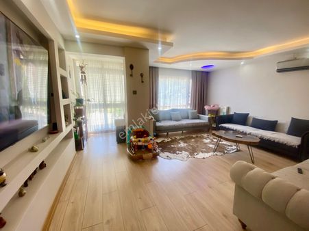 Otoparklı Sit. İçinde Ebeveyn Banyolu Manzaralı Lüx 2+1 Daire