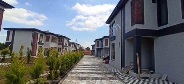 İnegöl Edebeyde Satılık Lüks Villalar Geniş Kullanışlı