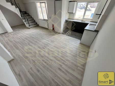 Çınarlı'da Karakol Karşısı 1+1 Satılık Dubleks Daire