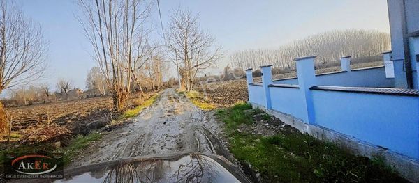 4.500 Metrekare Yol Su Elektrik Önünde Çiftliklik Arazi