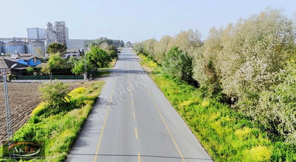 Anacadde Üstünde Reklam Değeri Olan .2.520 Metrekare Arazi