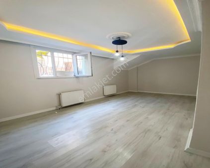 Bahçe Katında Villa Konforu ! Dev Metrekareli 2+1 !