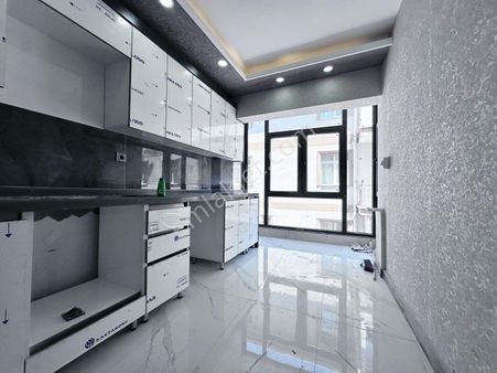 Ayvalı Cad Üzeri 4+1 Kilerli Mega Lux Yapılı Bağımsız Ara Kat