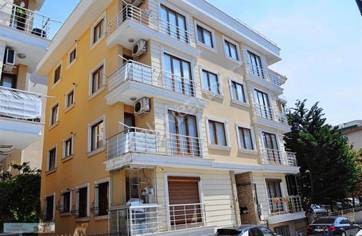 Emiray Gm Den İskanlı Binada Satılık Lüks İşçilikli 2+1 Daire