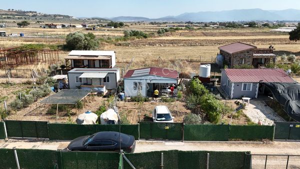 İzmir Develide Satılık Tapulu 240 M2 Bahçe 1+1 42 M2 Müstakil Ev