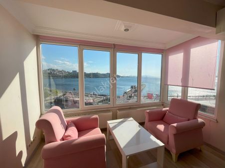 Bursa Gemlik'de Full Deniz Manzaralı Eşyalı Satılık Daire