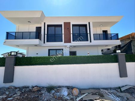 Didimde Havuzlu 3+1 Villa