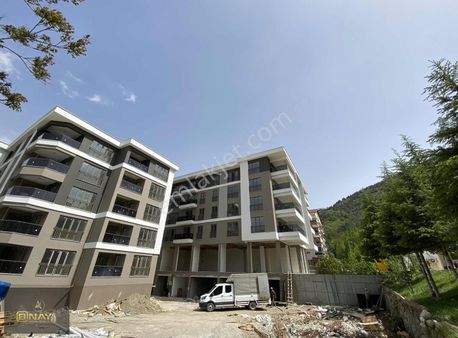 Ayazmana Mahallesinde Araç Takasına Açık 4+1 Geniş Ferah Daire