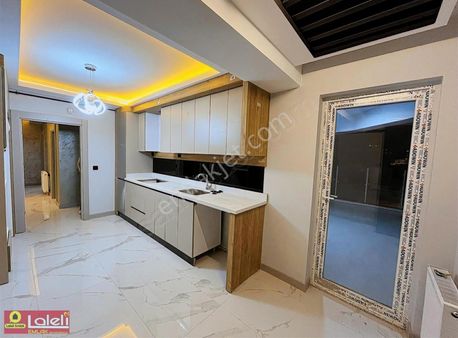 Laleli Gayrimenkulden Ara Katta Satılık 3+1 140m2 Kilerli Daire