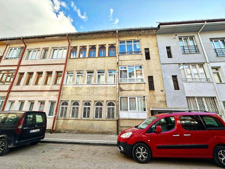Karahan Emlak'tan Sivas Merkez Çarşıda Satılık Daire*net 175 M² . 2.kat . 3+1 Daire