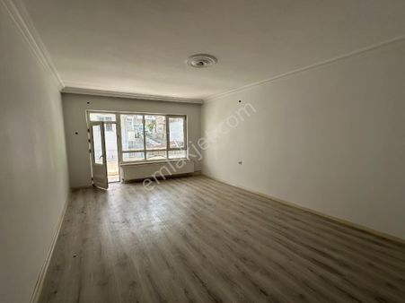 Turyaptan 19 Mayıs Caddesi Üzerinde Katta 3+1 Daire