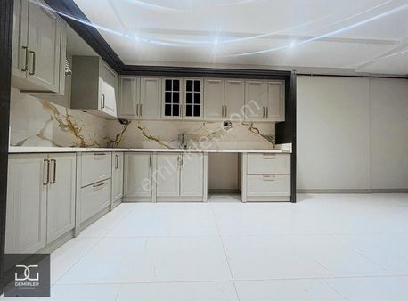 Demirler'den Adalet'te Site İçi 3.5+1 Lüks Daire Fırsatı