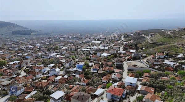 Elbeyli'de Satılık İçinde Köy Evi Olan Arsa!!!