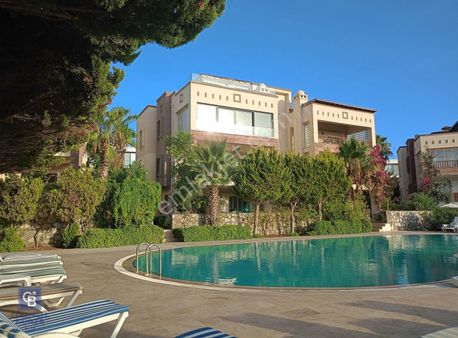 Gümüşlük Koyunbaba'da,havuzlu Sitede,deniz Manzaralı 4+2 Dubleks