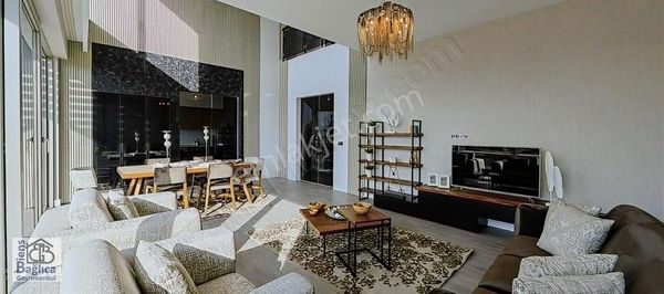 Biens'ten Bağlıcada Site İçerisinde 6+1 Satılık Villa