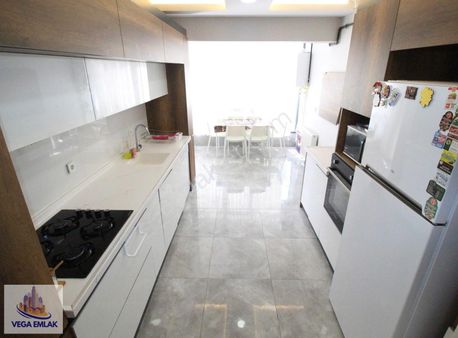 Vega Emlak'tan Savaştepe Cami Yanı Cadde Yakın Full Yapılı Daire
