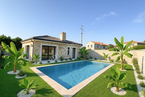 Eski Foça Foçaköy De Satılık Tam Müstakil Havuzlu Villa