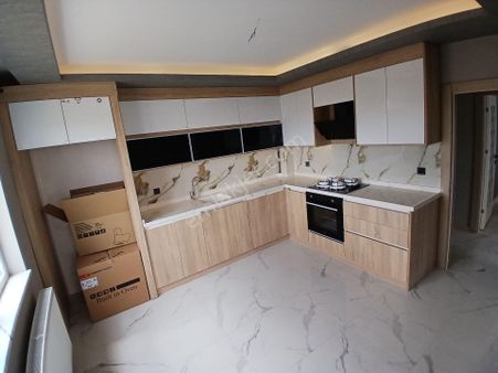 Altıntaş'tan Yenikent Fevzi Çakmak Mah Ara Kat Full Yapılı 3+1 Satılık Daire