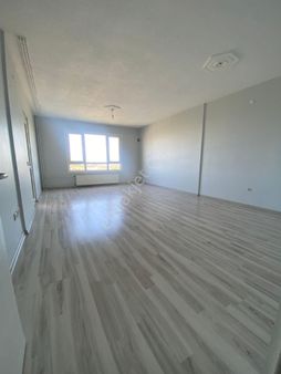 İ&s Gayrimenkul Den Satılık 2+1 Sitede Kocaman Ferah Güney Cephede Çok Ucuz Lüks Daire