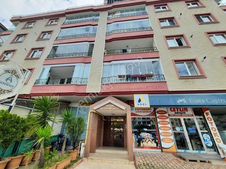 Ömürevleri Satılık 1.kat Teraslı 3+1 Daire