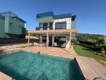 Turyap Foça'dan Reva Konaklarında Satılık Ultra Lüks 4+1 Villa