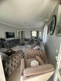 Sultanbeyli Ahmet Yesevi Mahallesi'nde 5+1 160 M2 Satılık Geniş Dubleks Daire