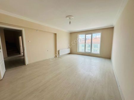 Beşikkaya'da 1916. Cadde Üzerinde Çift Girişli Asansörlü 4+1 Satılık Fırsat Dubleks !!