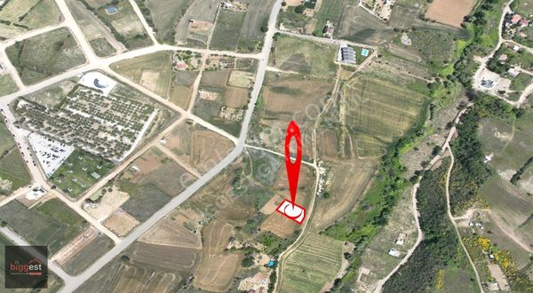 Altınova'da Köşe Konum 594 M2 Deniz Ve Doğa Manzaralı Arsa