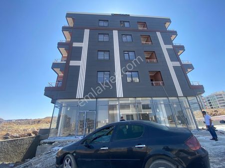 World İlkevim'den Seyrantepe Cadde Üzeri Geniş Kiralık Dükkan