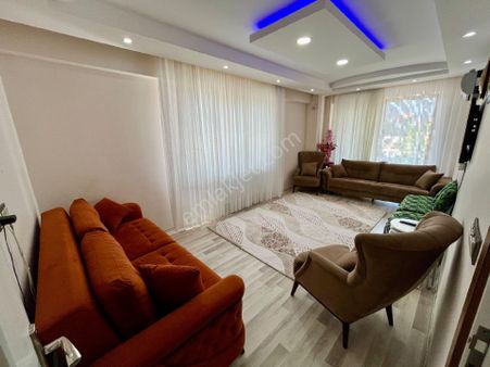 Gümüşçay'da 2+1 110m² Asansörlü Arakat Bahçeli Müştemilatlı 7 Yaşında Dairemiz Satılıktır