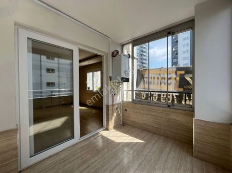 İz'den Yüzüncüyılda Havuzlu Site İçerisinde 3+1 Açık Mutfak Satılık Daire