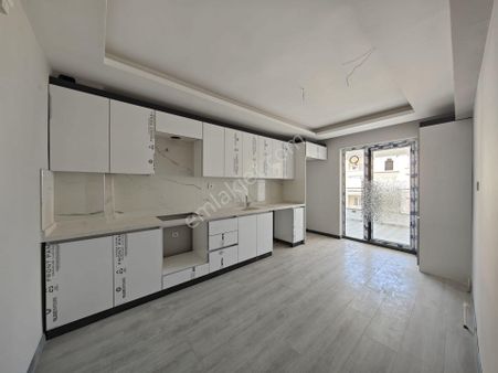 Başak'ta Full+full Yapılı E.banyolu Asansörlü Sıfır Bina 3+1 Katta Satılık Daire !!