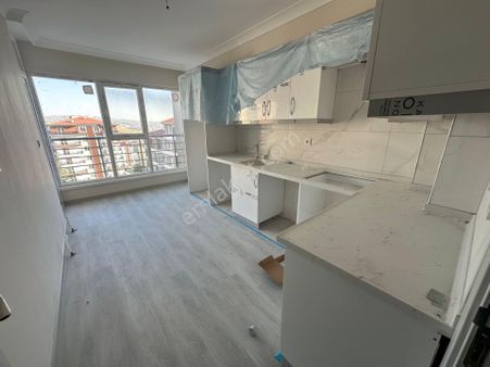 Feridunçelik'te 4.cadde Yakını 3+1 Ara Kat Satılık Daire !!