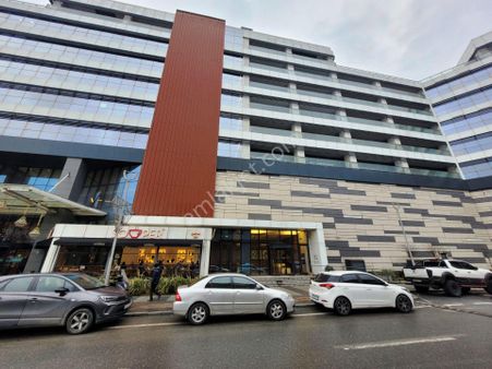 Bayrampaşa Axis İstanbul'da Satılık Balkonlu 80 M2 Ofis