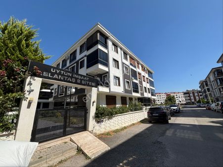 Edremit Altınkum'da Satılık 3+1 Daire