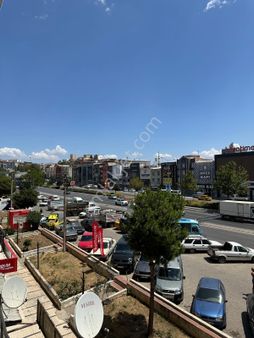 Tabela Değeri Yüksek Yeşillik Caddesinde Kiralık Dükkan