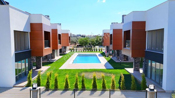 Vahdet'ten Güre'de Lüks Ve Konforun Buluştuğu 4+1 Loft Villa !!!