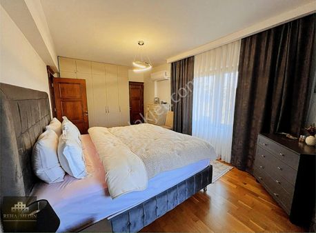 Adatepe'de Deniz Manzara Köşe Binada Serap Cad. Katta Tek 175 M2