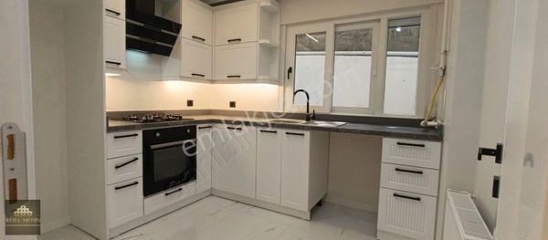 Altıntepede İçi Ful Yapılı 148m2 3+1 Satılık Bahcekatı Daıre