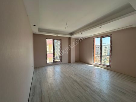Sıfır Lüks 2+1 Yerden Isıtma 90 M2 Güney Cephe Mutfak Dolaplı Taş Yünü 5 Cm Mantolamo