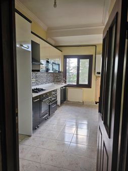 Lizbon Caddesi 'inde Acil Satılık Ters Dubleks 3+1 Daire