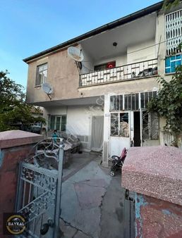 Baykal Gayrimenkul'den 2 Katlı 3+1 Kiracılı Müstakil Ev