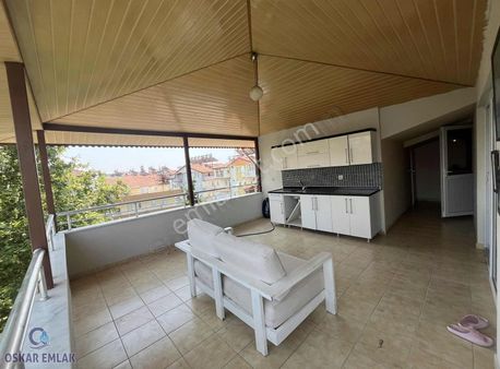 Yukarı Pazarcıda 3+1 Garajlı Geniş Dubleks