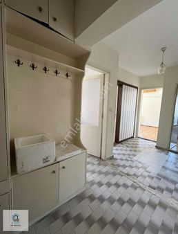 Ulus Gülevler Sitesinde Cadde Cepheli 2+1 Ferah Daire