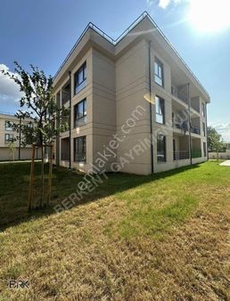 Berkent Gayrimenkul'den Arifiye De Site İçi Geniş 2+1